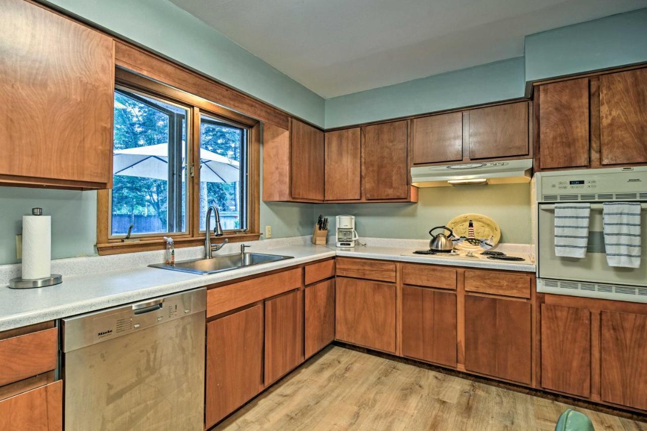 Lake Huron House With Grill And Beach Access! East Tawas Exterior foto